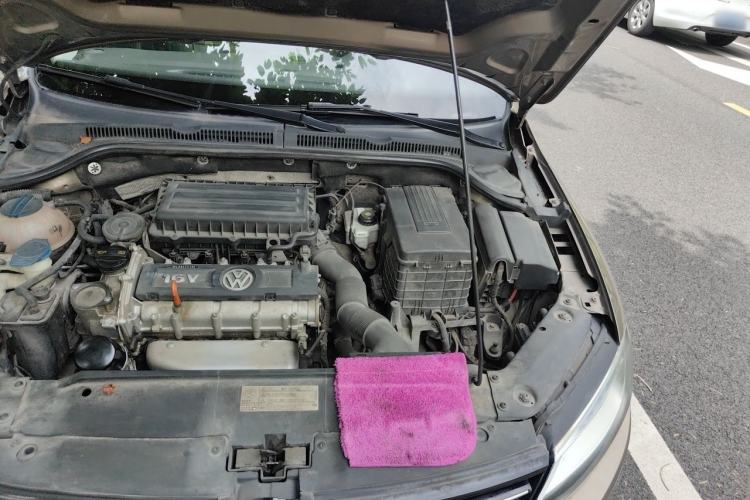 Used Volkswagen Sagitar 2014 1.6L Automatic Comfort Model Engine Bay Left