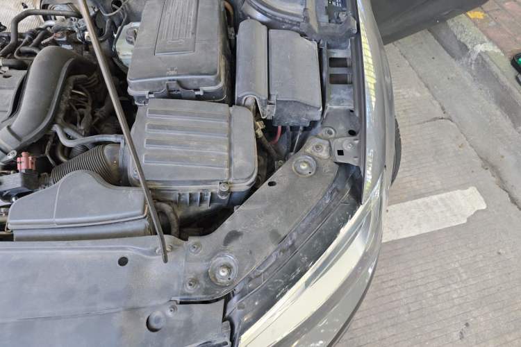 Used Volkswagen Sagitar 2014 1.4TSI Automatic Fashion Edition Engine Bay Left