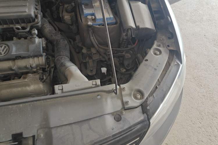 Used Volkswagen Sagitar 2014 1.6L Automatic Comfort Model Engine Bay Left