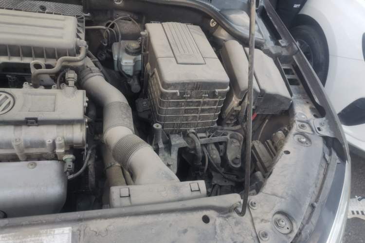 Used Volkswagen Sagitar 2014 1.6L Automatic Comfort Model Engine Bay Left
