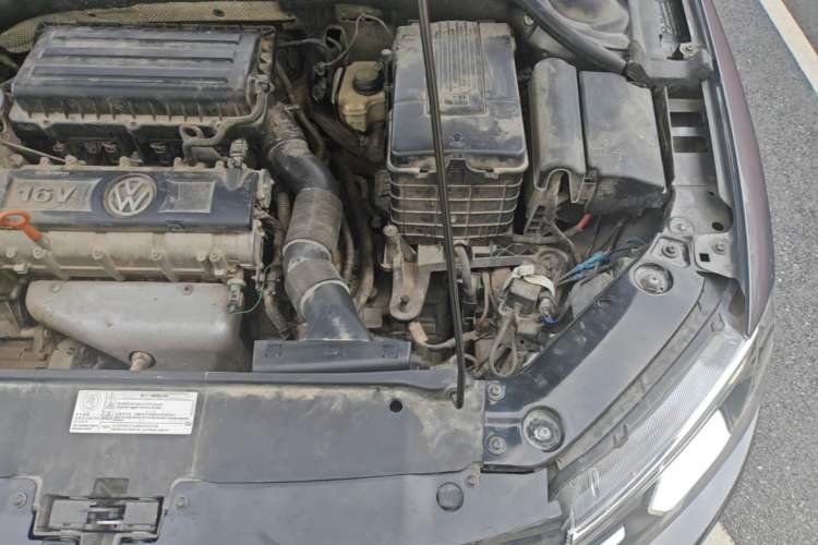 Used Volkswagen Sagitar 2014 1.6L Automatic Comfort Model Engine Bay Left