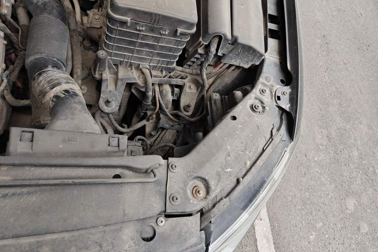 Used Volkswagen Sagitar 2014 1.6L Automatic Comfort Model Engine Bay Left