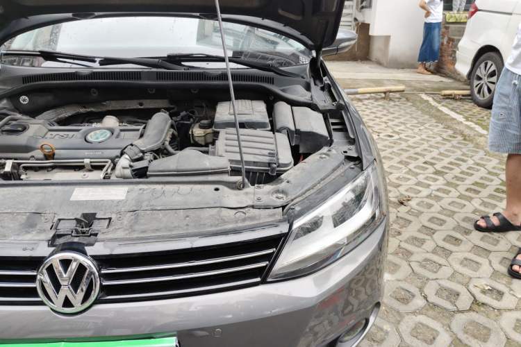 Used Volkswagen Sagitar 2014 Revised Version 1.4TSI Automatic Luxury Edition Engine Bay Left