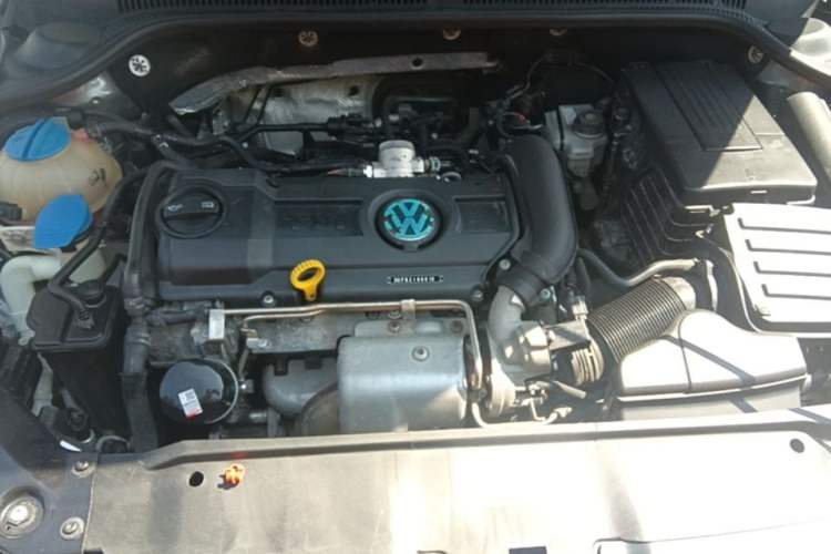 Used Volkswagen Sagitar 2014 1.4TSI Automatic Luxury Model Engine Bay