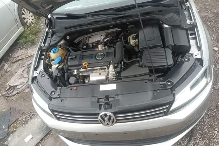Used Volkswagen Sagitar 2014 Revised Version 1.4TSI Automatic Fashion Edition Engine Bay