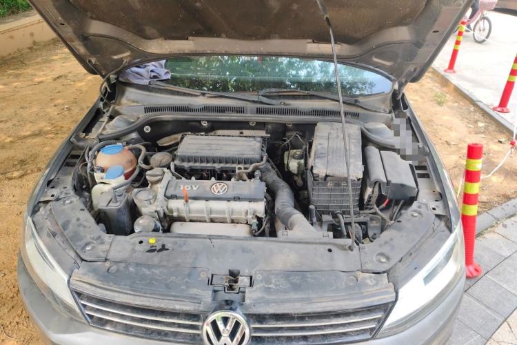 Used Volkswagen Sagitar 2014 1.6L Automatic Comfort Model Engine Bay