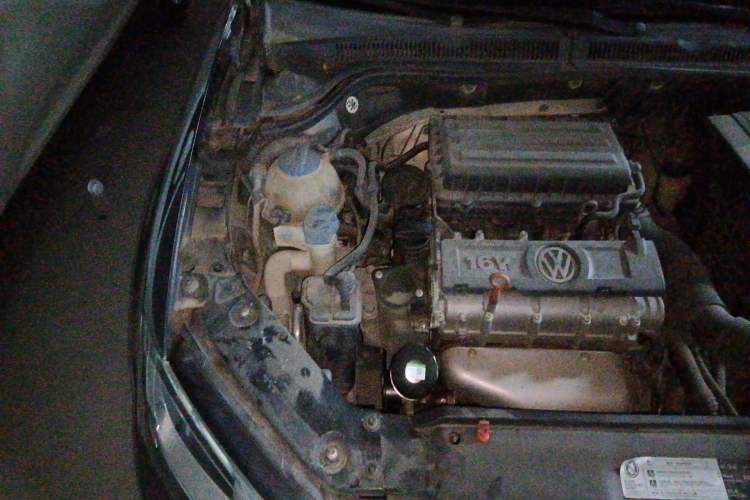 Used Volkswagen Sagitar 2014 Revised Version 1.6L Automatic Comfort Edition Engine Bay Right