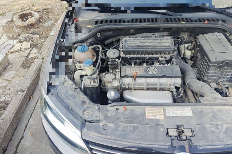 Used Volkswagen Sagitar 2014 Revised Version 1.6L Automatic Comfort Edition Engine Bay Right