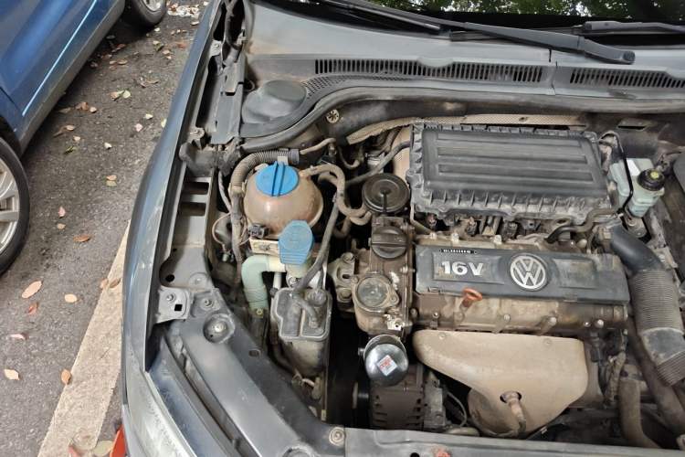 Used Volkswagen Sagitar 2014 Revised Version 1.6L Manual Comfort Edition Engine Bay Right
