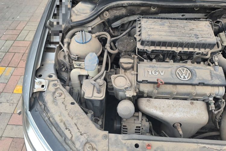 Used Volkswagen Sagitar 2014 Revised Version 1.6L Manual Comfort Edition Engine Bay Right