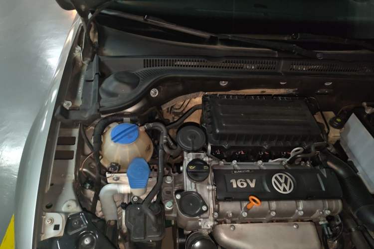 Used Volkswagen Sagitar 2014 Revised Version 1.6L Manual Comfort Edition Engine Bay Right