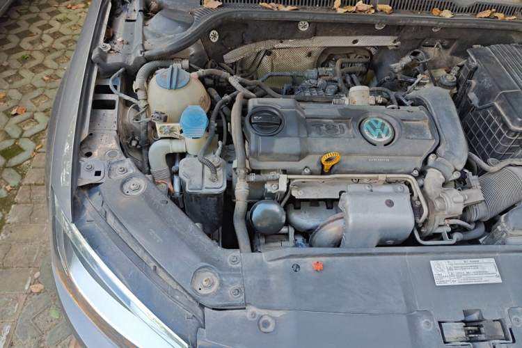 Used Volkswagen Sagitar 2014 Revised Version 1.4TSI Automatic Luxury Edition Engine Bay Right