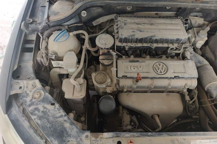 Used Volkswagen Sagitar 2014 1.6L Manual Comfort Model Engine Bay Right