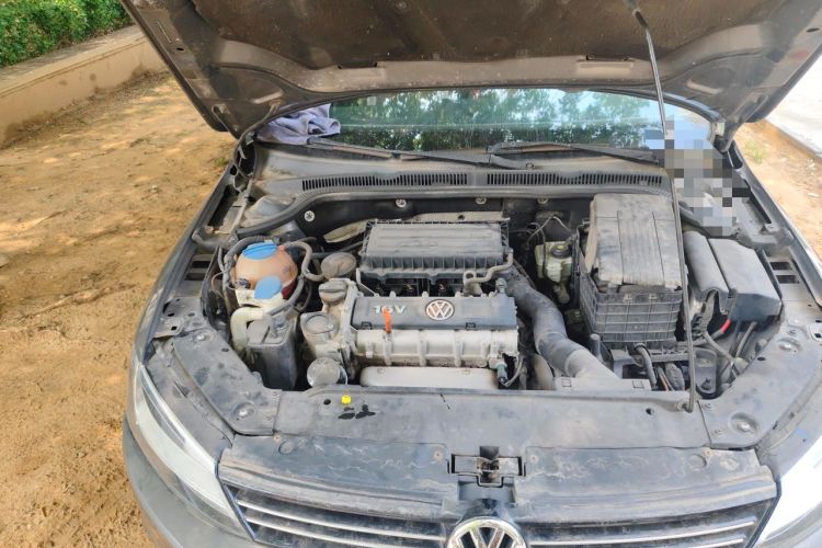 Used Volkswagen Sagitar 2014 1.6L Automatic Comfort Model Engine Bay Right