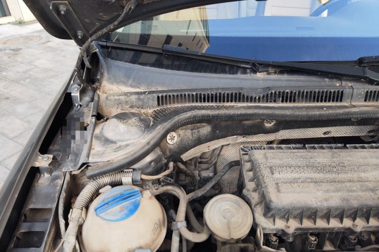 Used Volkswagen Sagitar 2014 1.6L Automatic Comfort Model Engine Bay Right