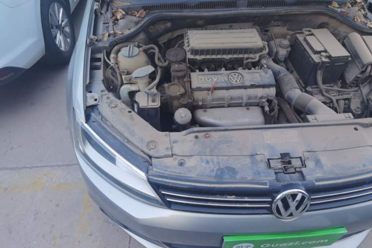 Used Volkswagen Sagitar 2014 1.6L Manual Comfort Model Engine Bay Right