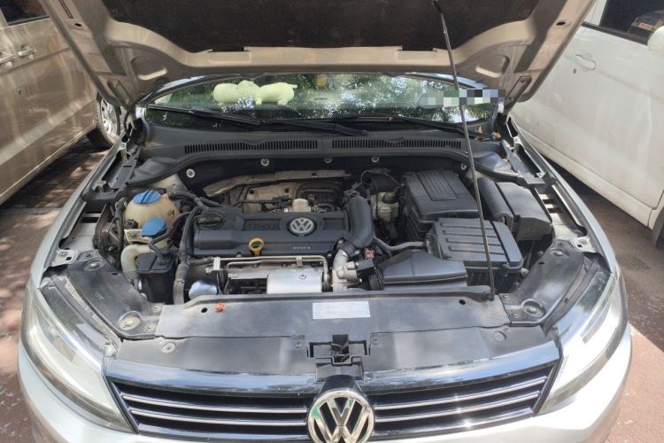 Used Volkswagen Sagitar 2014 1.4TSI Automatic Luxury Model Engine Bay