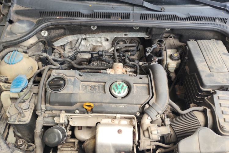 Used Volkswagen Sagitar 2014 1.4TSI Automatic Luxury Model Engine Bay