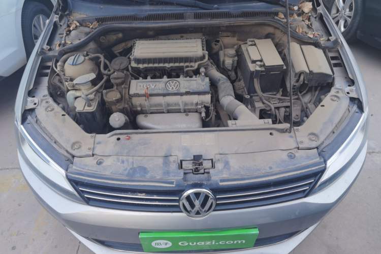 Used Volkswagen Sagitar 2014 1.6L Manual Comfort Model Engine Bay