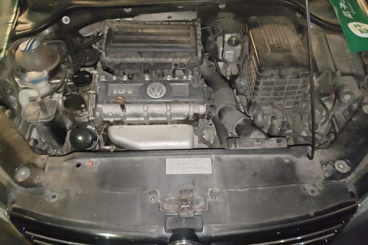 Used Volkswagen Sagitar 2014 1.6L Automatic Comfort Model Engine Bay
