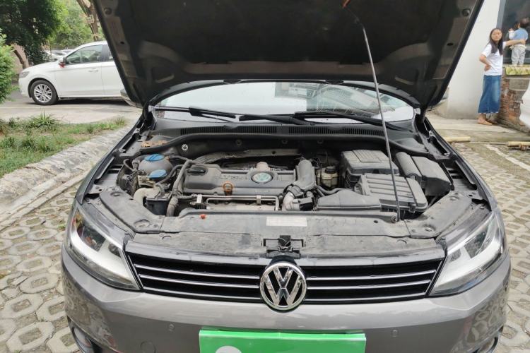 Used Volkswagen Sagitar 2014 Revised Version 1.4TSI Automatic Luxury Edition Engine Bay