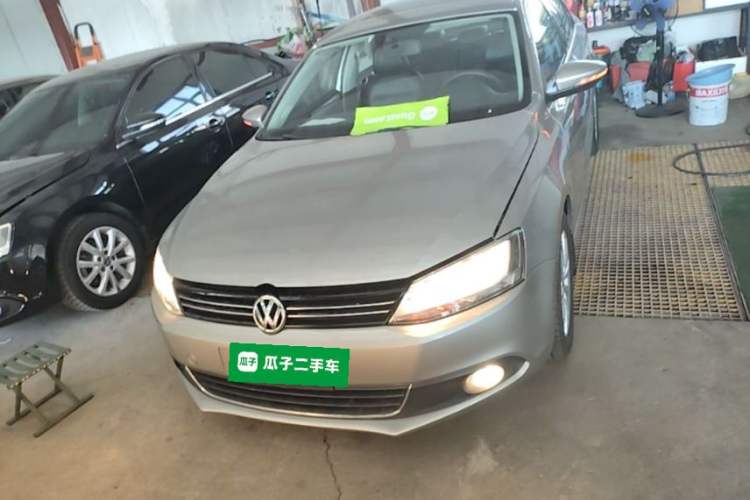 Used Volkswagen Sagitar 2014 Revised Version 1.6L Manual Comfort Edition Front