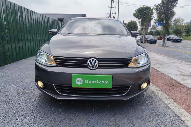 Used Volkswagen Sagitar 2014 Revised Version 1.6L Automatic Comfort Edition Front