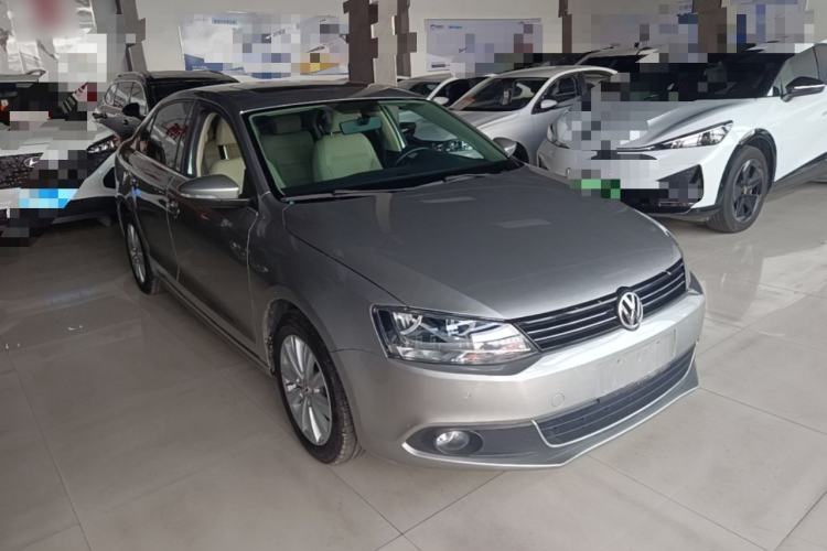 Used Volkswagen Sagitar 2014 Revised Version 1.4TSI Automatic Luxury Edition Front Right 45 Deg