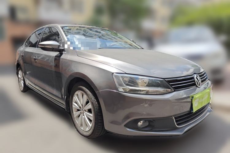 Used Volkswagen Sagitar 2014 1.4TSI Manual Luxury Model Front Right 45 Deg
