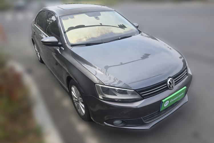 Used Volkswagen Sagitar 2014 1.6L Manual Comfort Model Front Right 45 Deg