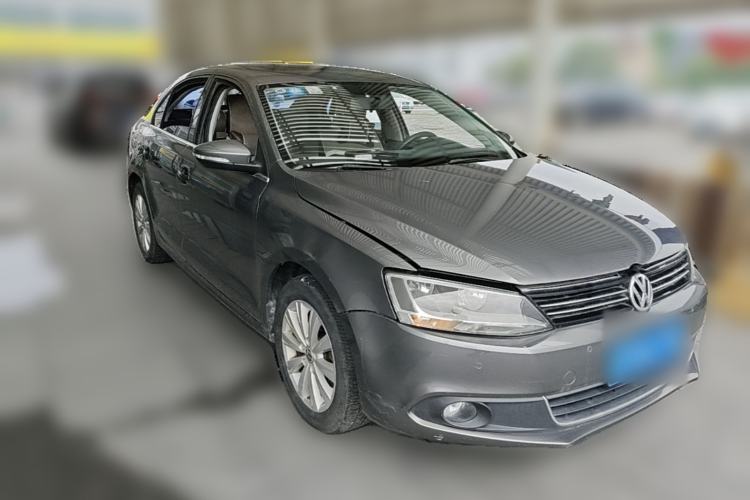 Used Volkswagen Sagitar 2014 1.4TSI Automatic Luxury Model Front Right 45 Deg