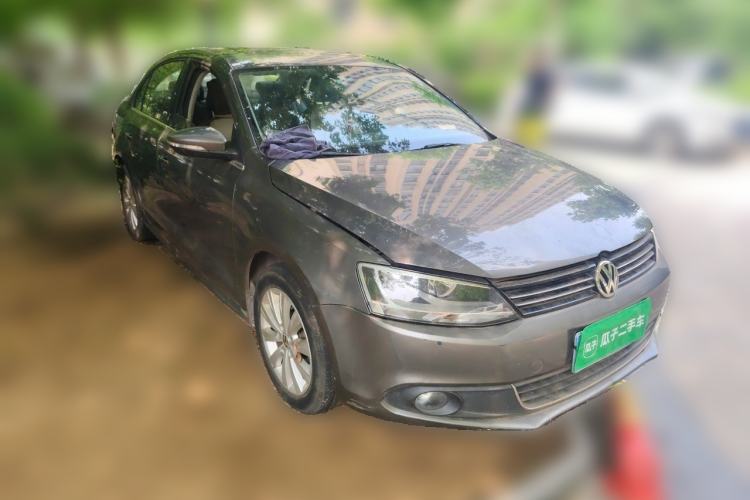 Used Volkswagen Sagitar 2014 1.6L Automatic Comfort Model Front Right 45 Deg