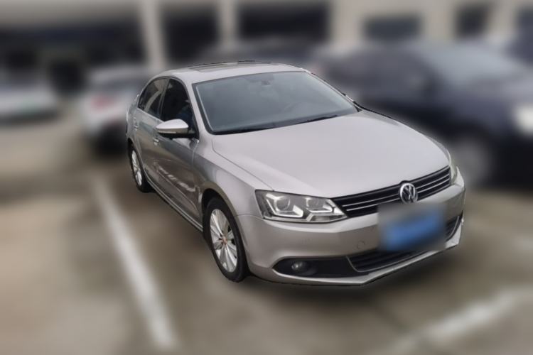 Used Volkswagen Sagitar 2014 Revised Version 1.4TSI Automatic Luxury Edition Front Right 45 Deg