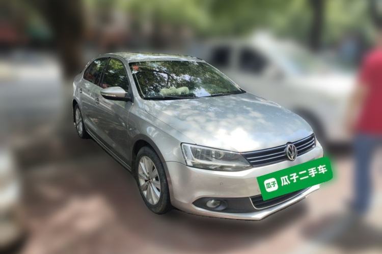 Used Volkswagen Sagitar 2014 1.4TSI Automatic Luxury Model Front Right 45 Deg
