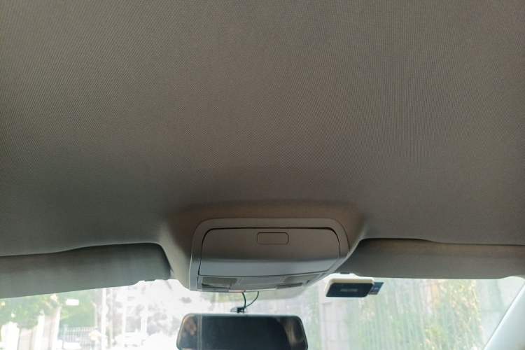 Used Volkswagen Sagitar 2014 1.4TSI Automatic Fashion Edition Headliner
