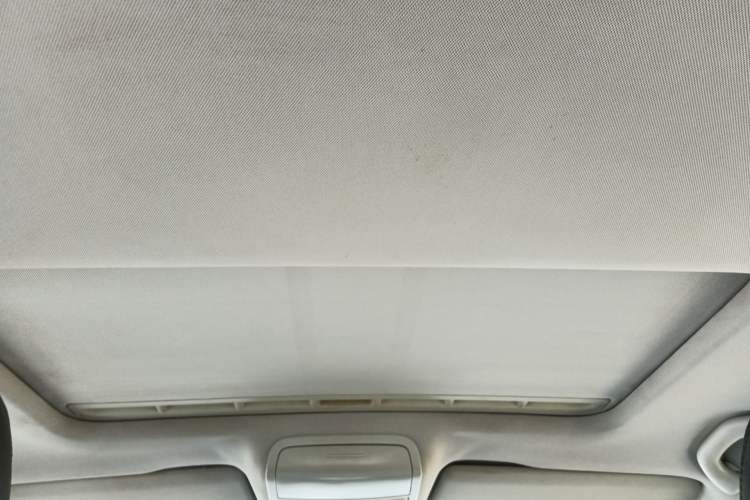 Used Volkswagen Sagitar 2014 1.6L Automatic Comfort Model Headliner