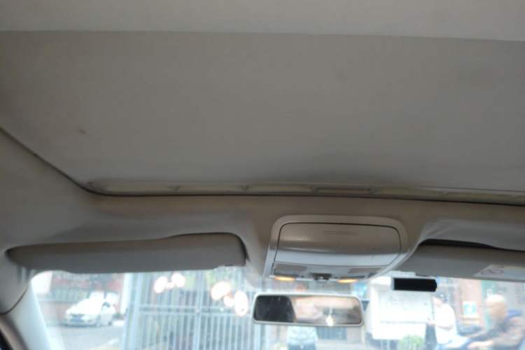 Used Volkswagen Sagitar 2014 Revised Version 1.4TSI Automatic Luxury Edition Headliner