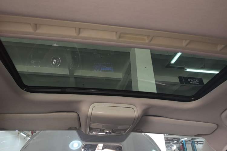 Used Volkswagen Sagitar 2014 1.4TSI Automatic Luxury Model Headliner