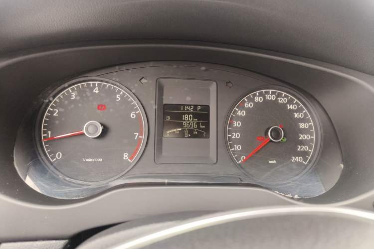 Used Volkswagen Sagitar 2014 Revised Version 1.6L Automatic Comfort Edition Instrument Cluster