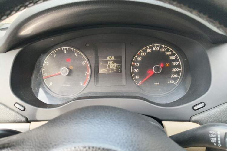 Used Volkswagen Sagitar 2014 Revised Version 1.6L Manual Comfort Edition Instrument Cluster
