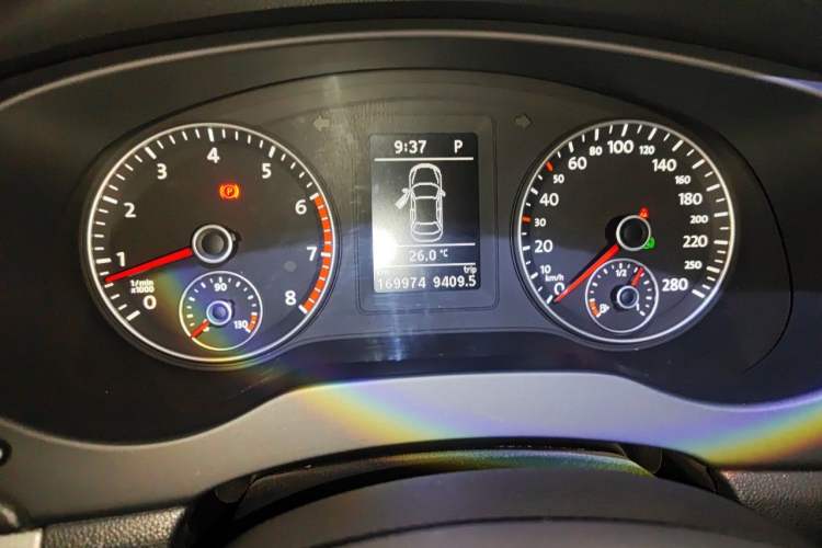 Used Volkswagen Sagitar 2014 1.4TSI Automatic Luxury Model Instrument Cluster