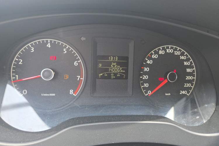 Used Volkswagen Sagitar 2014 1.6L Manual Comfort Model Instrument Cluster