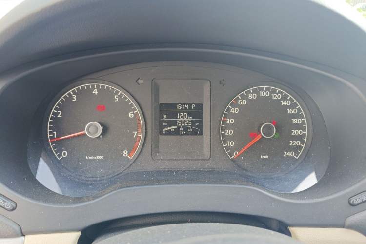 Used Volkswagen Sagitar 2014 Revised Version 1.6L Automatic Comfort Edition Instrument Cluster