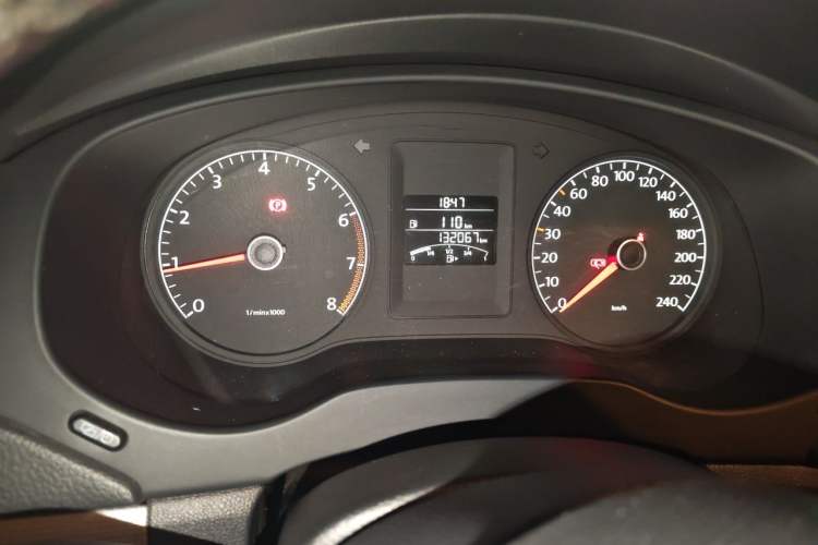 Used Volkswagen Sagitar 2014 Revised Version 1.6L Manual Comfort Edition Instrument Cluster