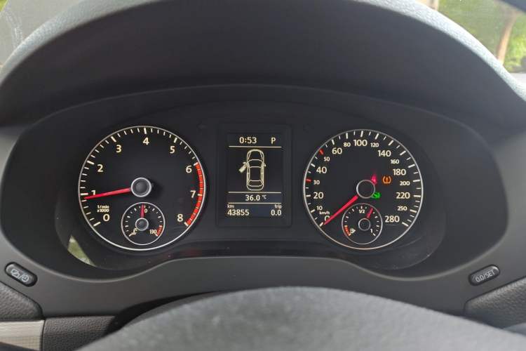 Used Volkswagen Sagitar 2014 Revised Version 1.4TSI Automatic Luxury Edition Instrument Cluster