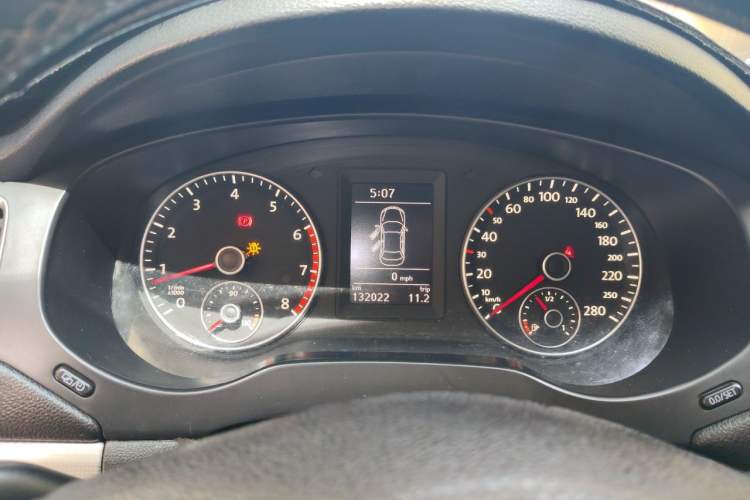 Used Volkswagen Sagitar 2014 1.4TSI Manual Luxury Model Instrument Cluster
