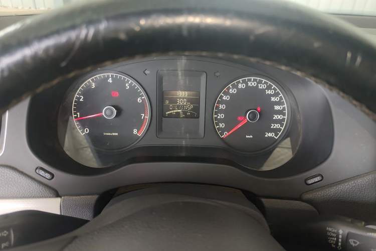 Used Volkswagen Sagitar 2014 1.6L Manual Comfort Model Instrument Cluster