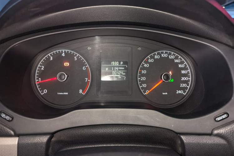 Used Volkswagen Sagitar 2014 1.6L Automatic Comfort Model Instrument Cluster