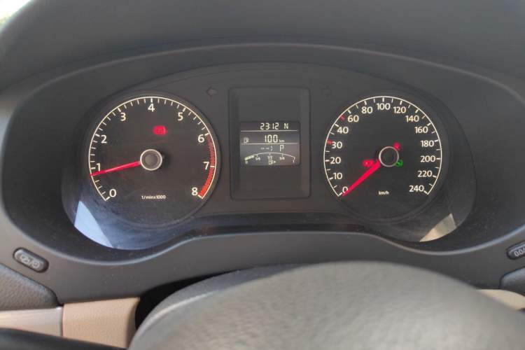 Used Volkswagen Sagitar 2014 1.6L Automatic Comfort Model Instrument Cluster