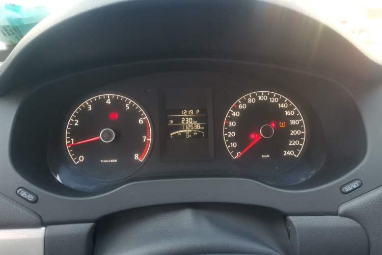 Used Volkswagen Sagitar 2014 1.6L Automatic Comfort Model Instrument Cluster